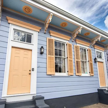 St Philip Gem 5 Bed-5 Bath Steps To Fq - Monthly Villa
